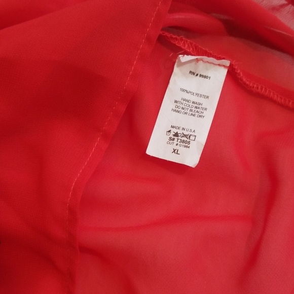 Reckless Hearts red high low spikes top. Size XL - Picture 7 of 8